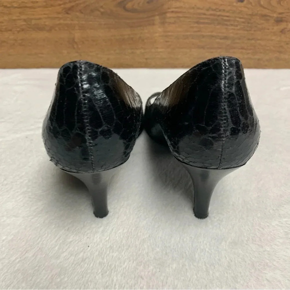 Bandolino black heels size 6.5 open toe does have some wear - Picture 9 of 10